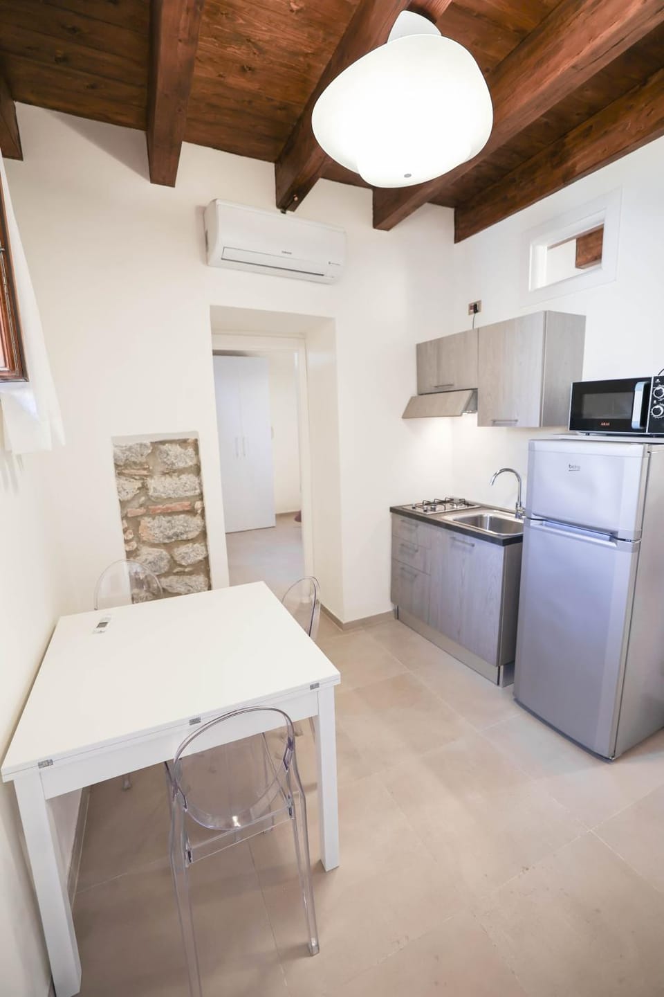 Kitchen or kitchenette, stove