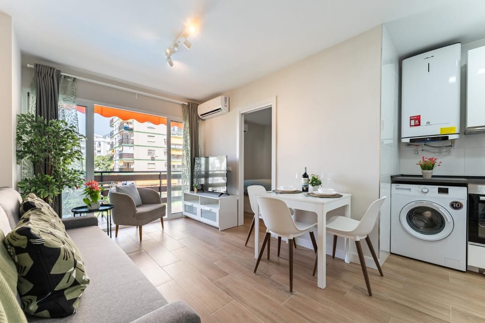 Kitchen or kitchenette, Living room, Dining area, oven, washing machine, air conditioner