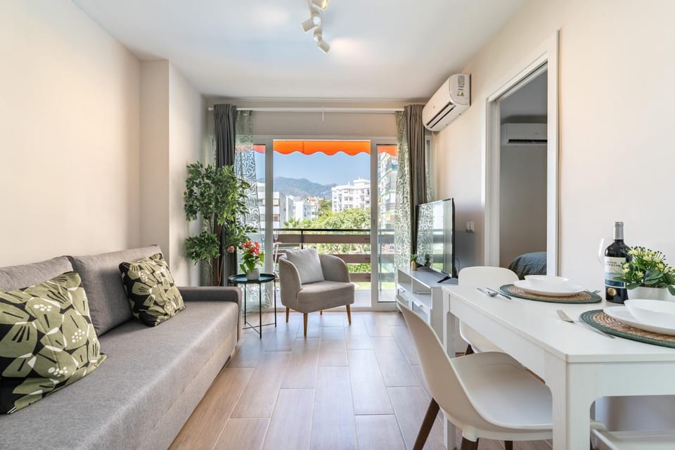 Balcony/Terrace, Living room, Dining area, air conditioner