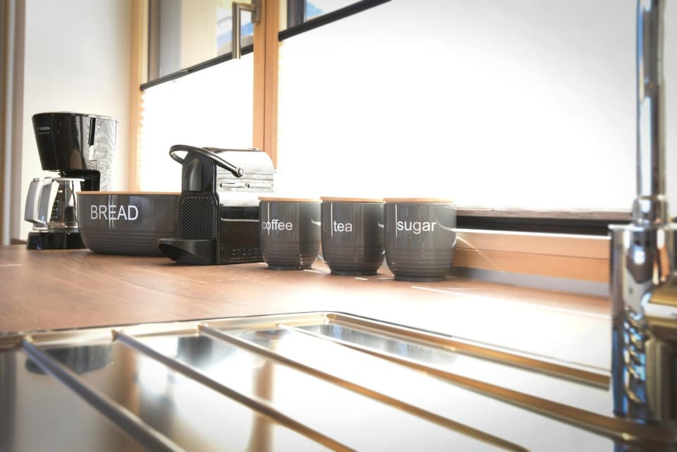 Coffee/tea facilities, Kitchen or kitchenette