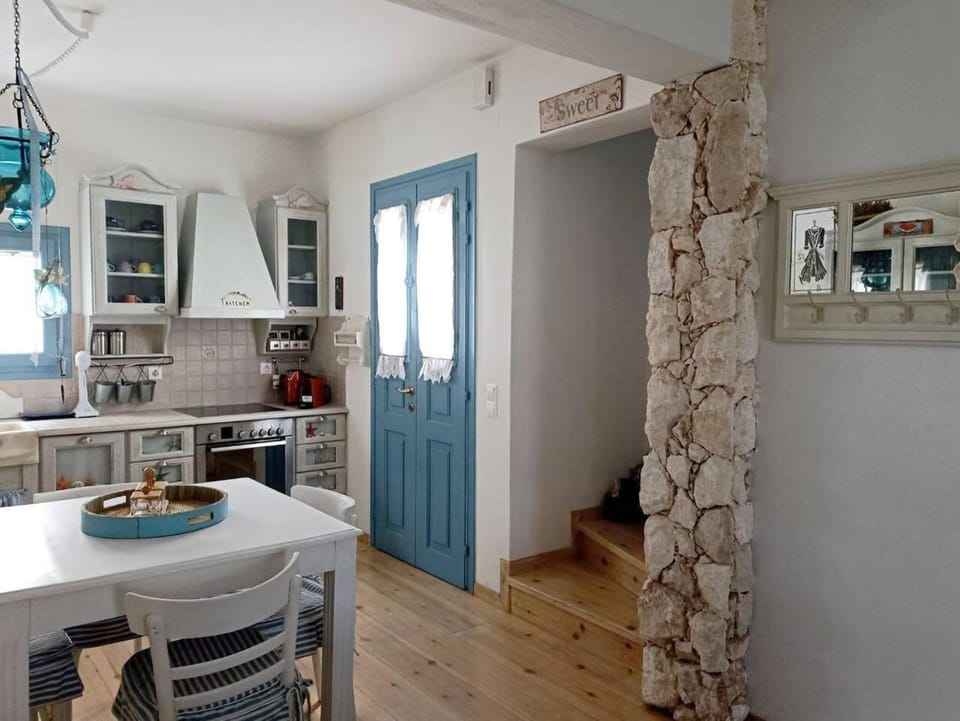 Blue & White Cycladic house - 100m from the beach House in Decentralized Administration of the Aegean