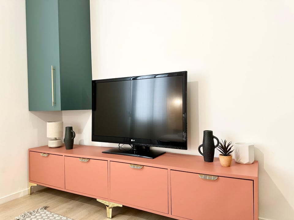TV and multimedia, Coffee/tea facilities, Kitchen or kitchenette