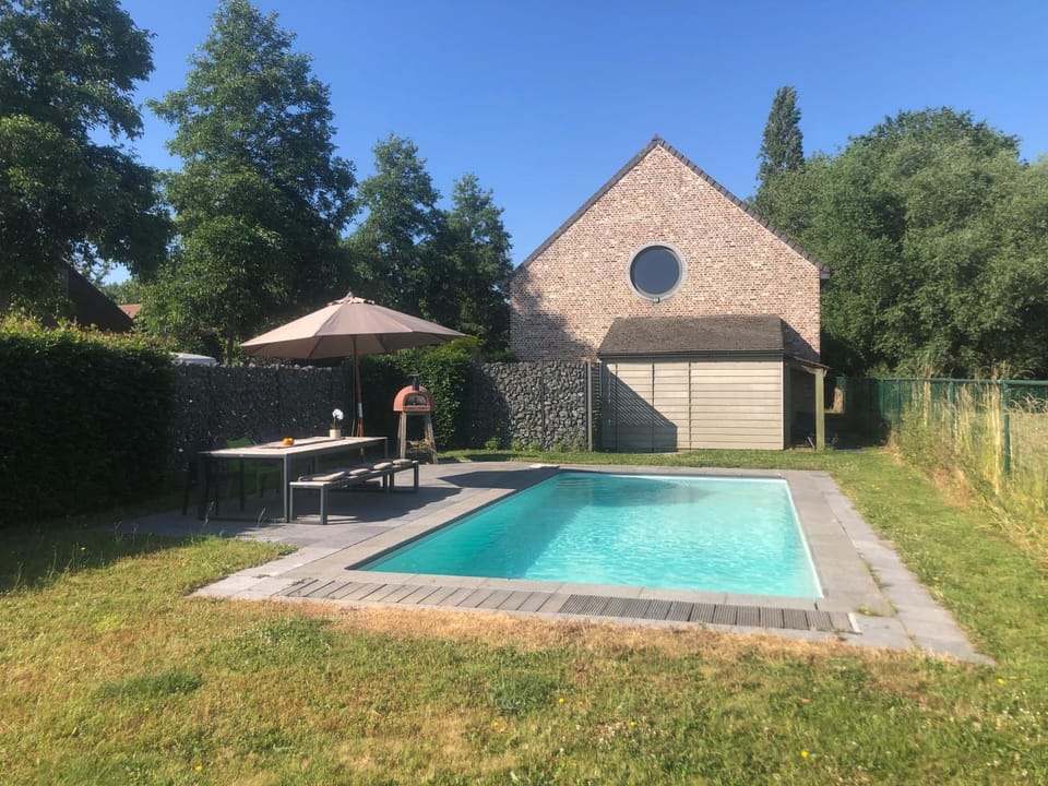 landelijke villa met zwembad en gezellige openhaard House in Flanders