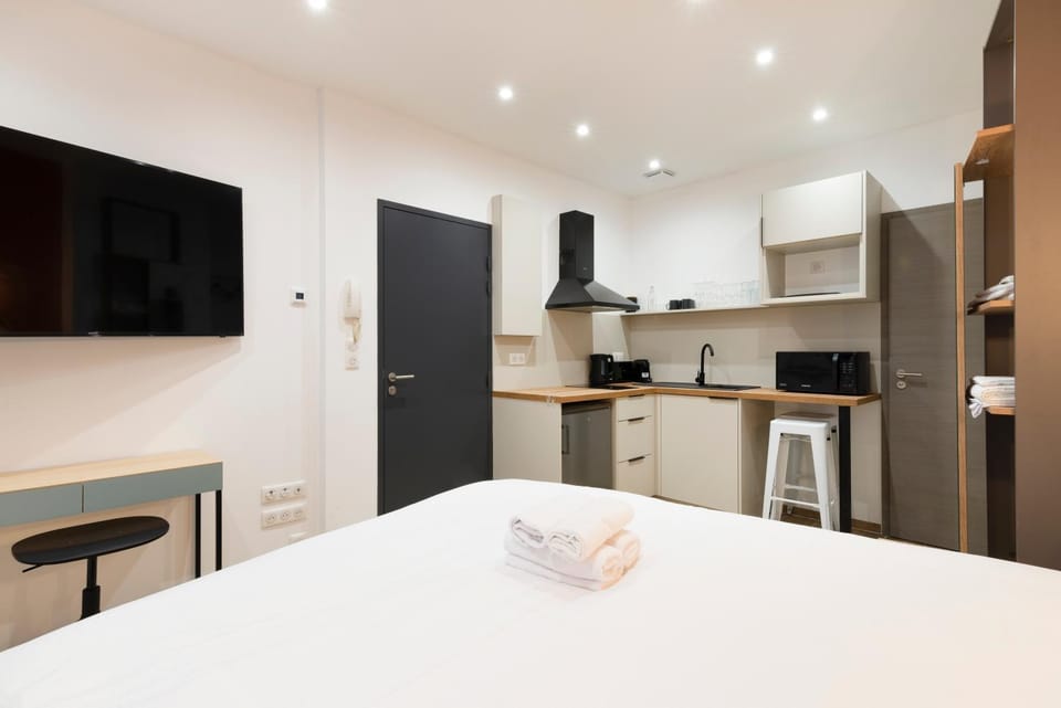 Kitchen or kitchenette, kitchen, kitchen