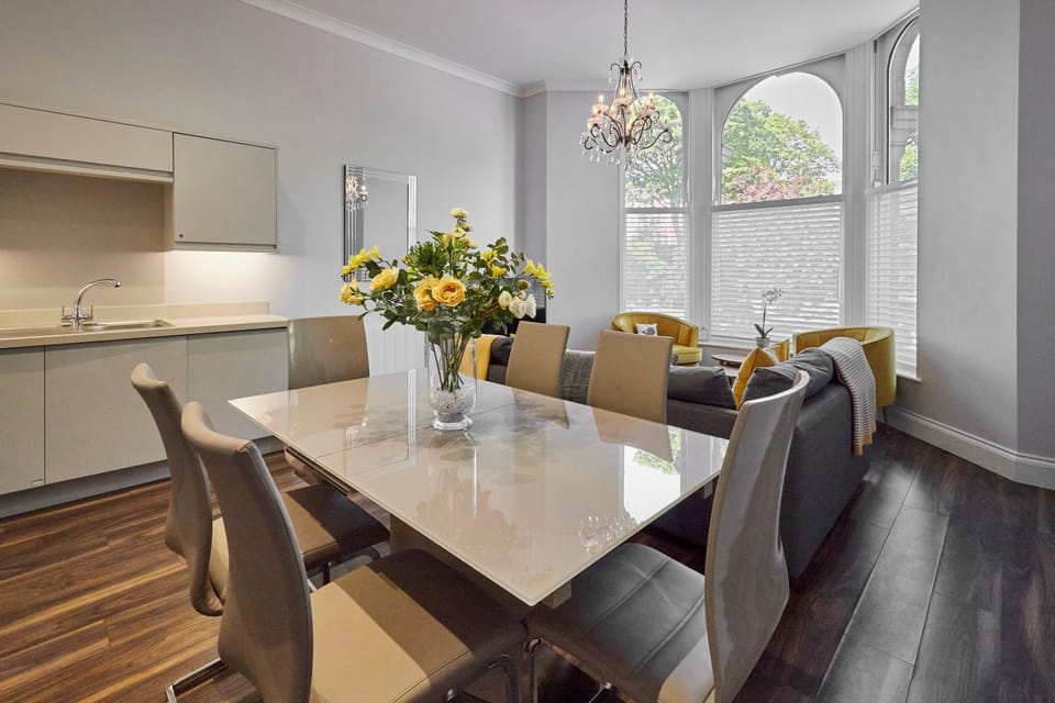 Kitchen or kitchenette, Living room, Dining area