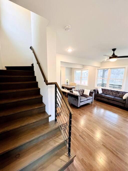 Living room, Seating area, fireplace