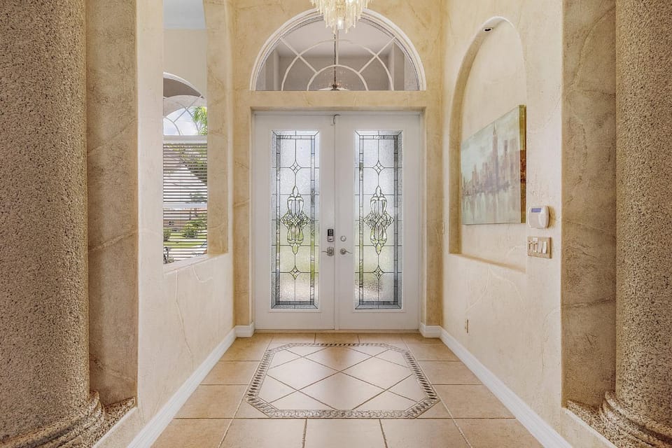 Gulf Access, Heated Pool and Spa, Sleeps 8! - Villa Baydream Believer - Roelens Vacations House in Cape Coral