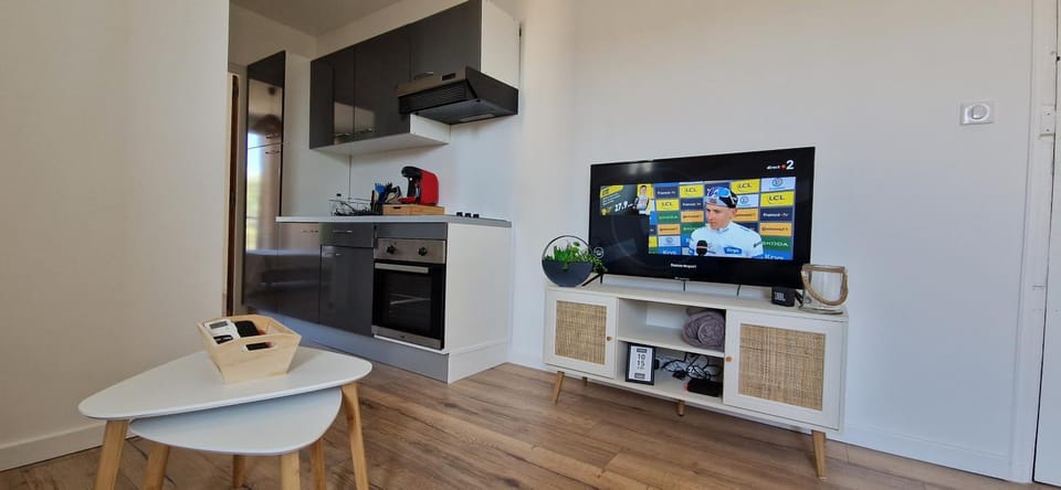 TV and multimedia, Kitchen or kitchenette