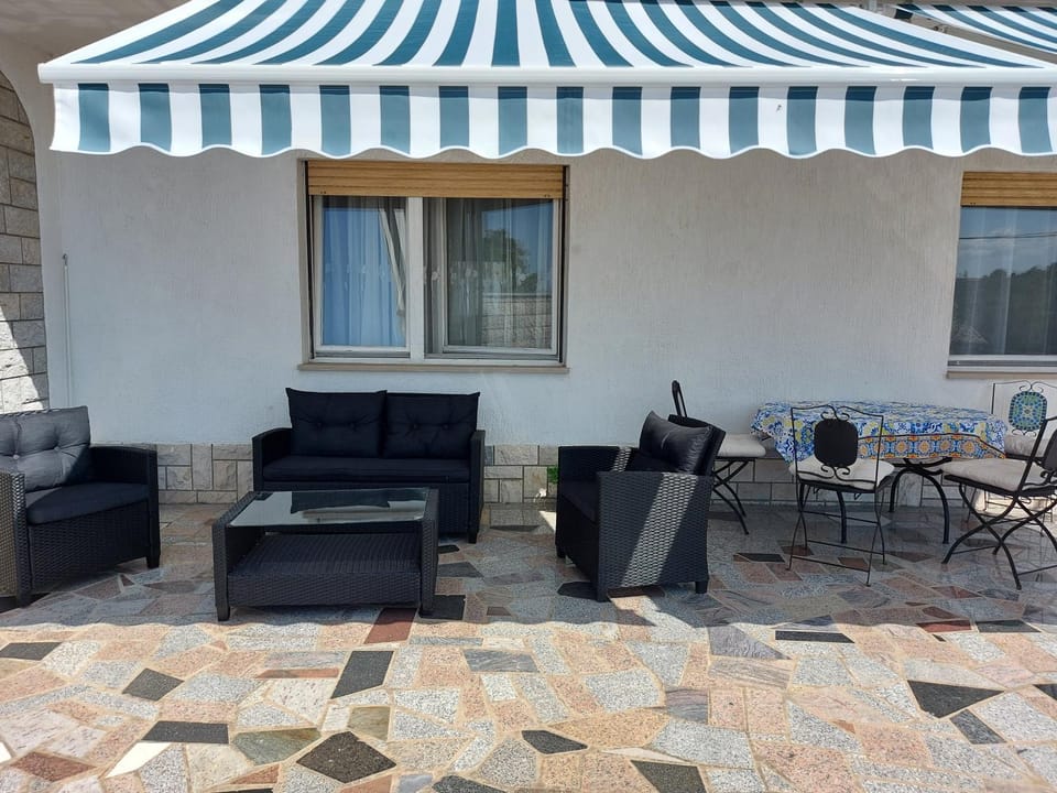 Patio, Day, View (from property/room), Balcony/Terrace, Seating area