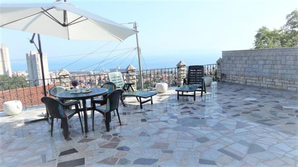 Patio, View (from property/room), Balcony/Terrace, Seating area, Sea view