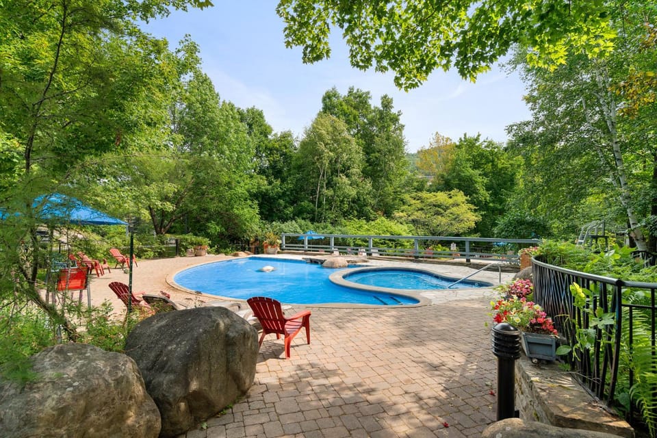 Hot Tub, Swimming pool