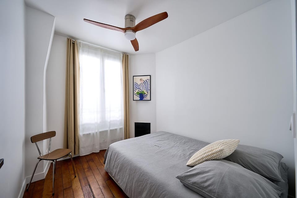 Bed, Photo of the whole room, Bedroom, fireplace