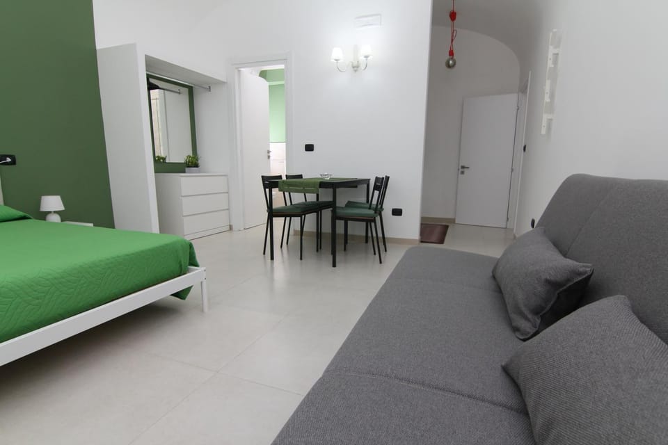 Living room, Photo of the whole room, Seating area, Dining area