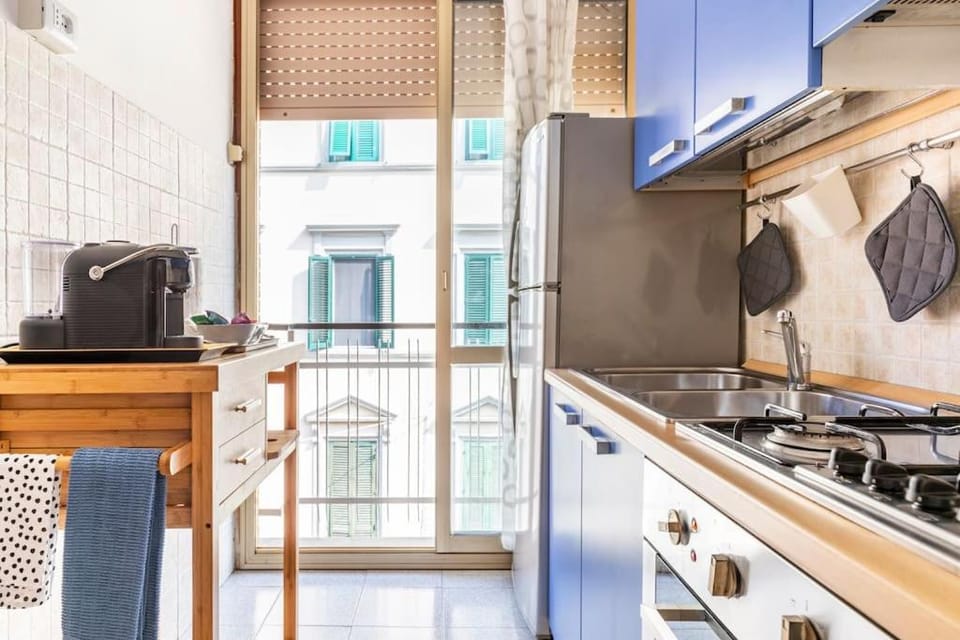 Kitchen or kitchenette, pet friendly, stove, toaster