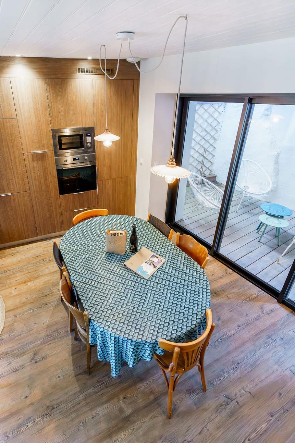 Seating area, Dining area