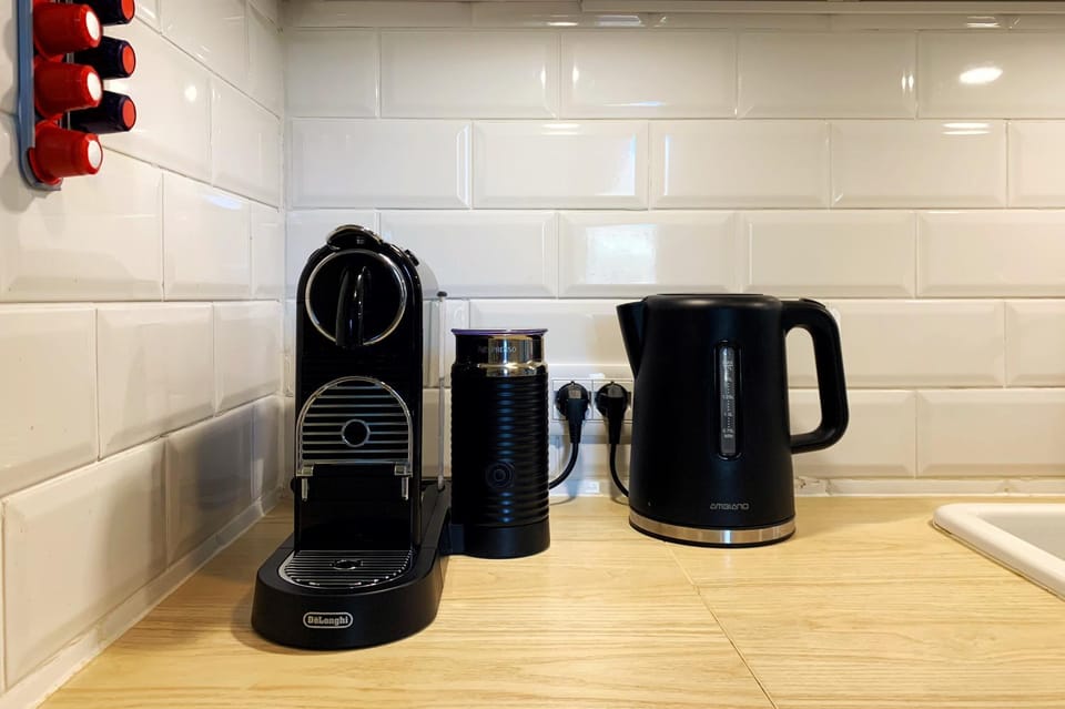 Coffee/tea facilities, kitchen