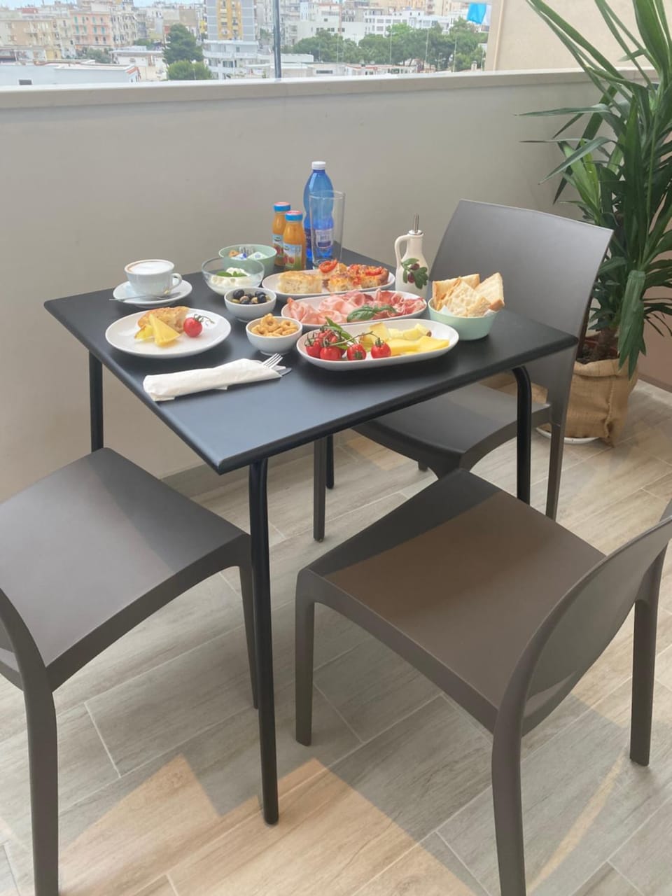 Balcony/Terrace, Food and drinks, Dining area, Food, Breakfast, Drinks