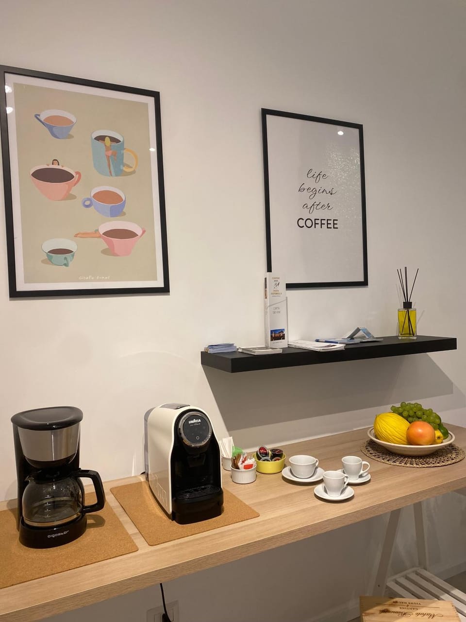Coffee/tea facilities, Internal: Not applicable to any particular room