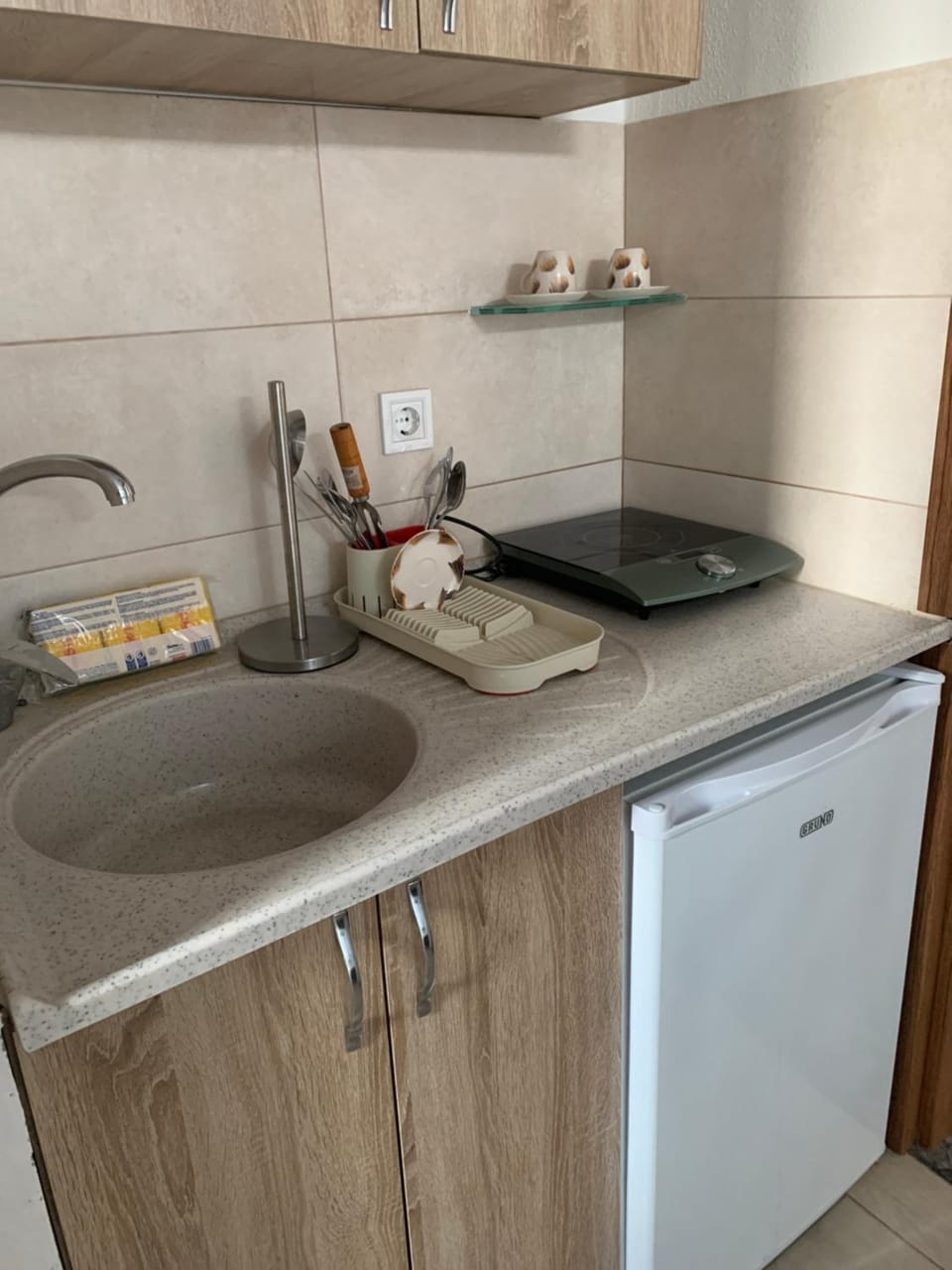 Kitchen or kitchenette, stove