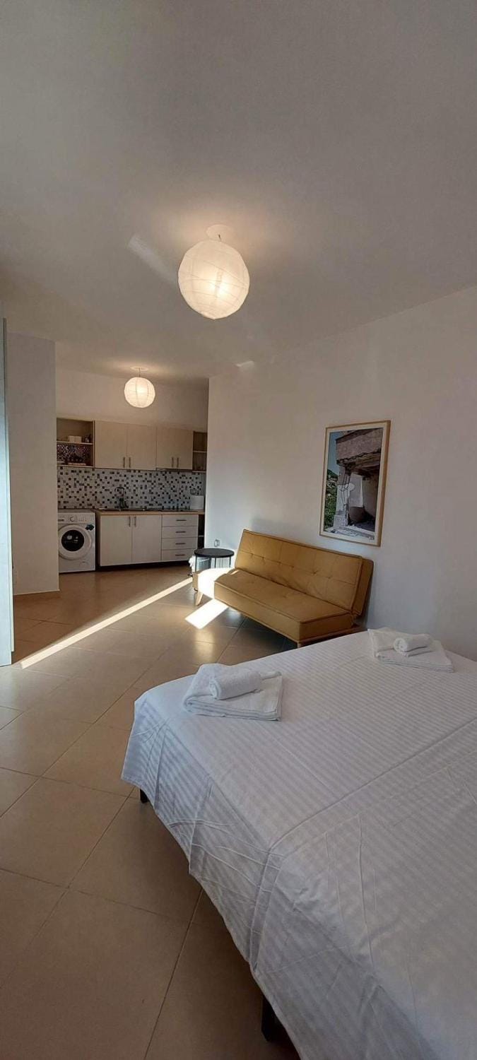 Radhima Garden Apartment with Free Parking Apartment in Vlorë County, Albania