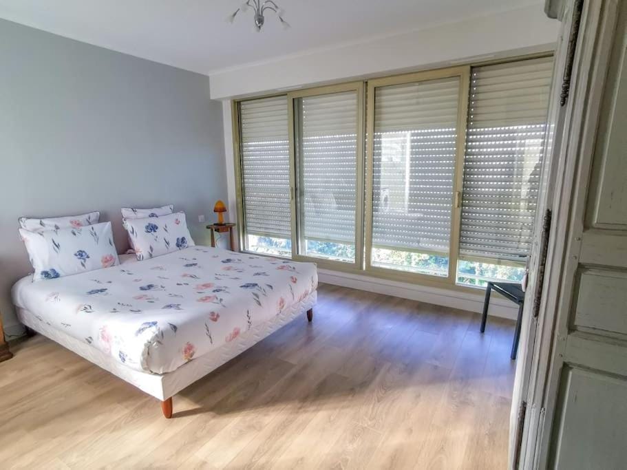 La Corniche Apartment in La Rochelle