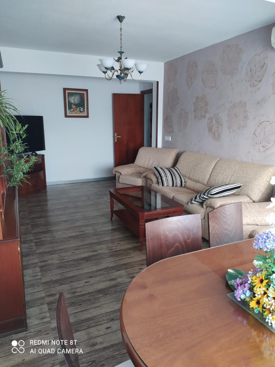 Living room, Photo of the whole room, fireplace