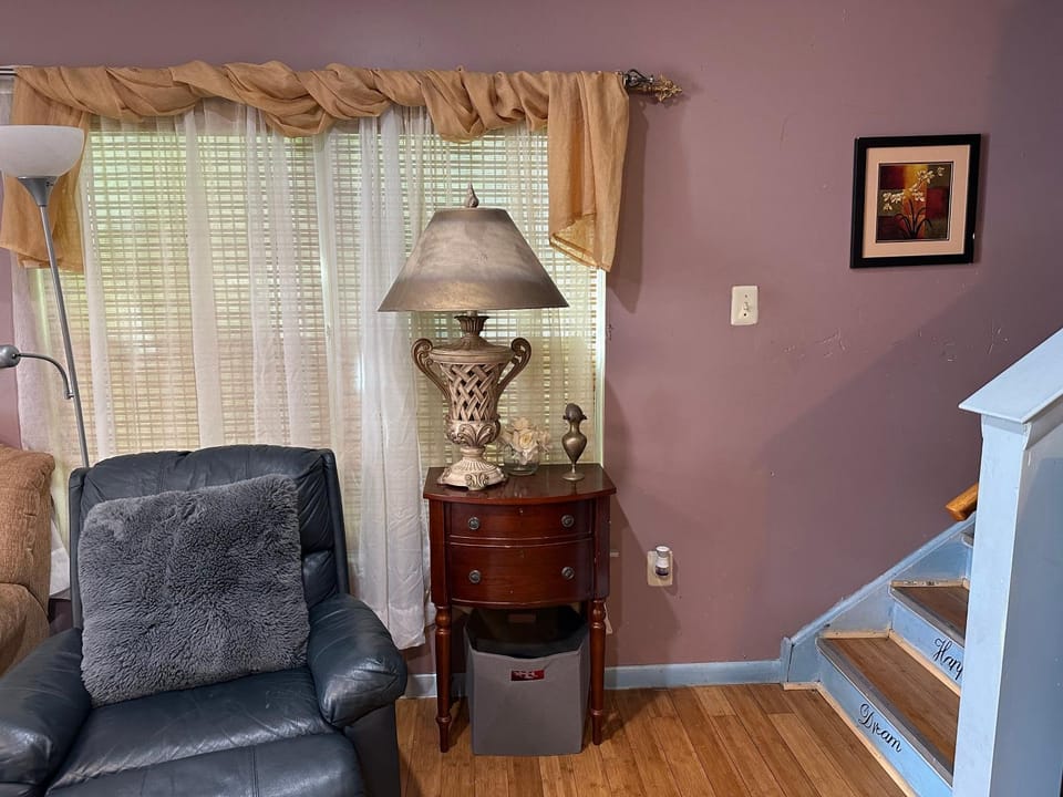 Colorful 3 bedrooms twin home near Center House in Philadelphia