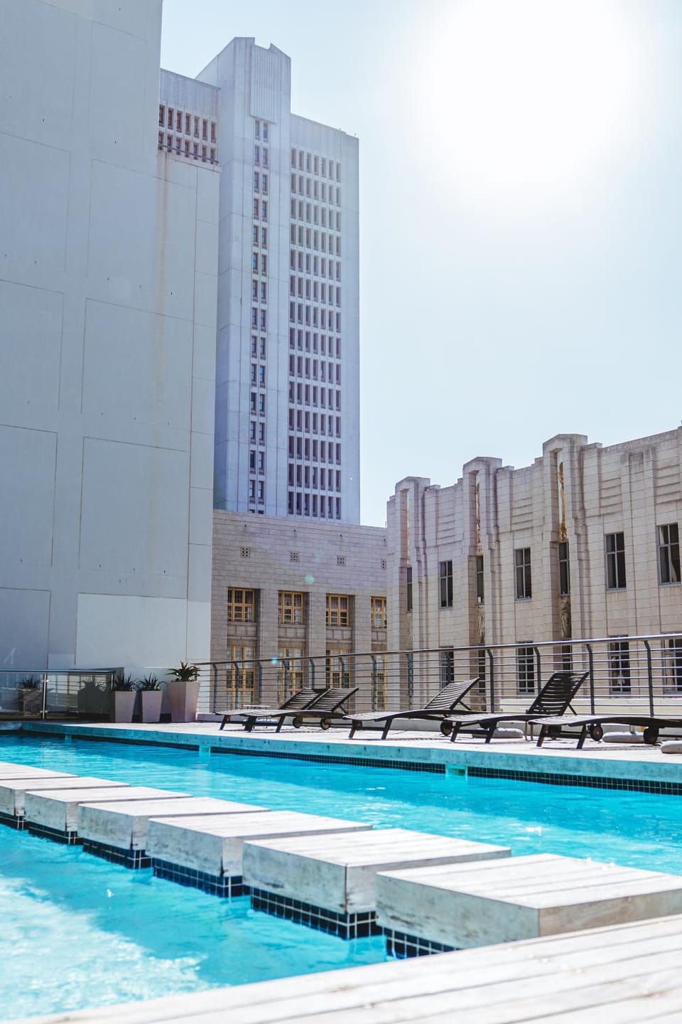 Property building, Day, Pool view, Swimming pool