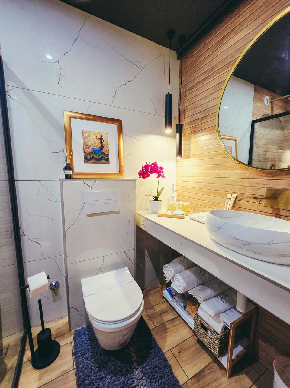 Shower, Toilet, Bathroom, Bath, towels