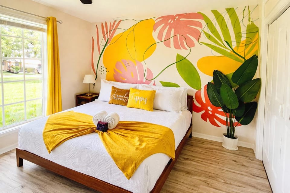Bed, Photo of the whole room, Bedroom