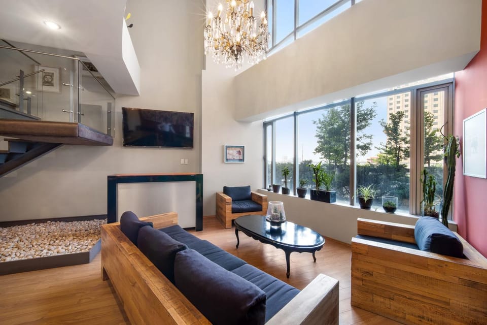 3 BR Upscale Art House Reforma Avenue Apartment in Mexico City