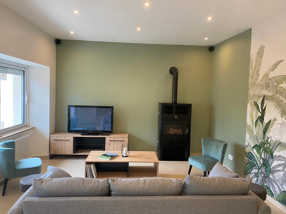 TV and multimedia, Living room, Seating area