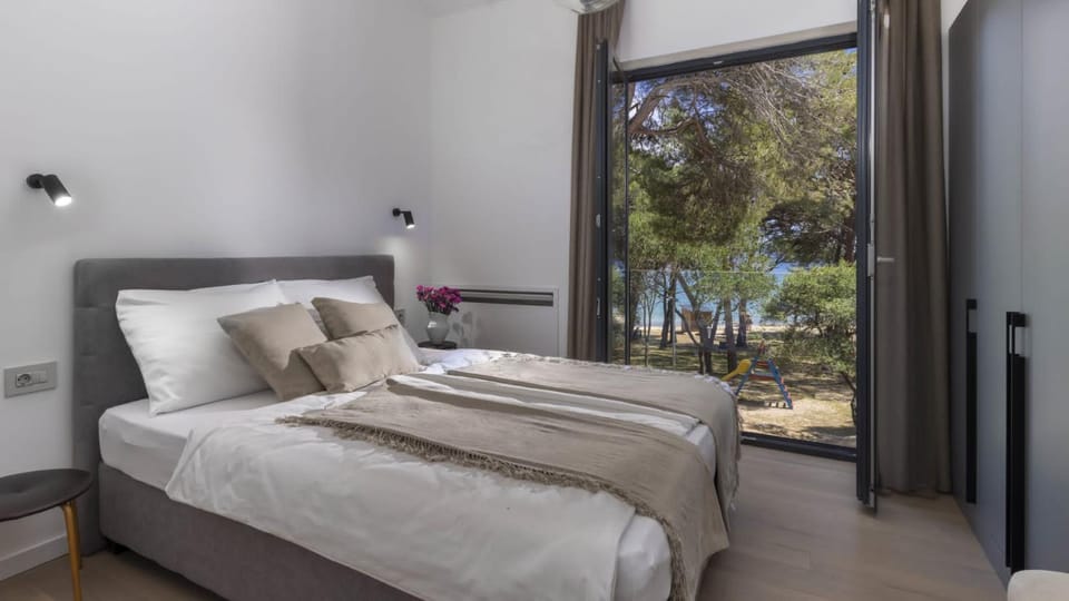 Bed, Natural landscape