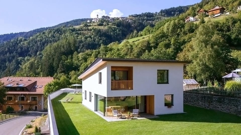 Property building, Day, Natural landscape, Mountain view