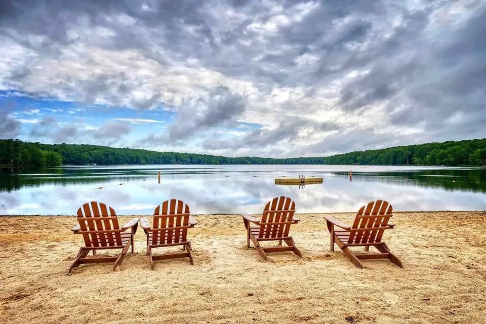 Serene & Fun Family Gem ~ Big Bass Lake Community! House in Coolbaugh Township