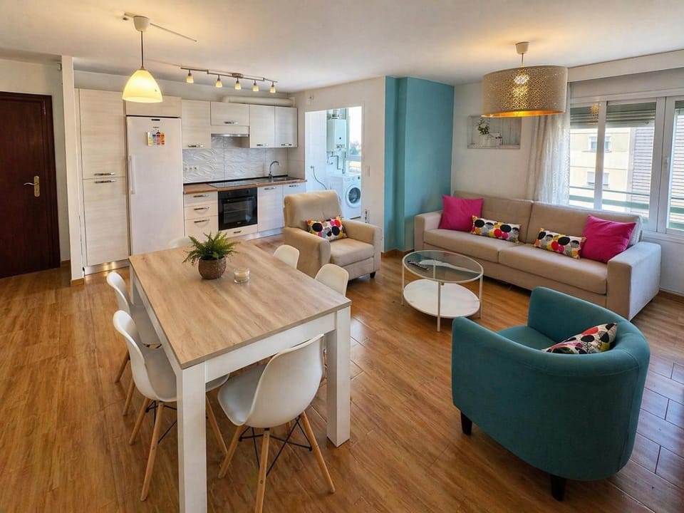 TV and multimedia, Kitchen or kitchenette, Living room, Dining area