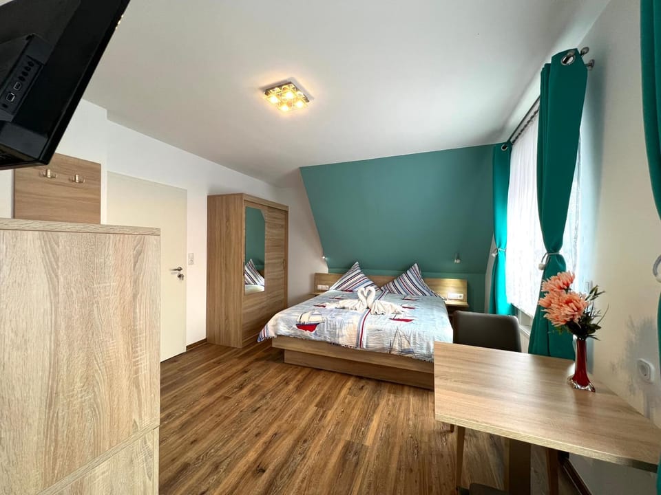 Bed, Photo of the whole room, Bedroom, wardrobe