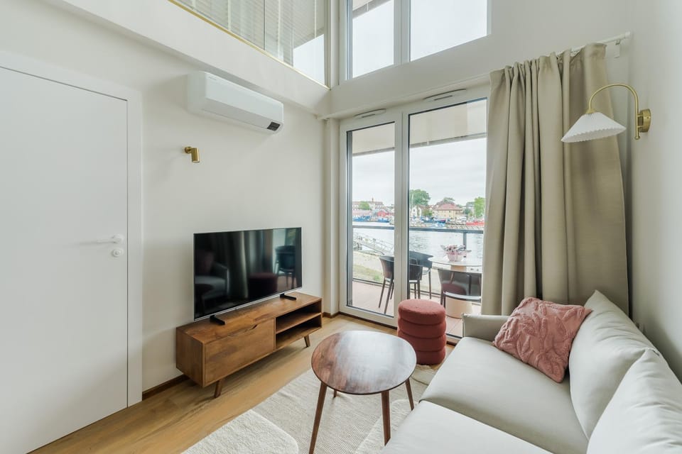 TV and multimedia, View (from property/room), Balcony/Terrace, Living room, Seating area, air conditioner