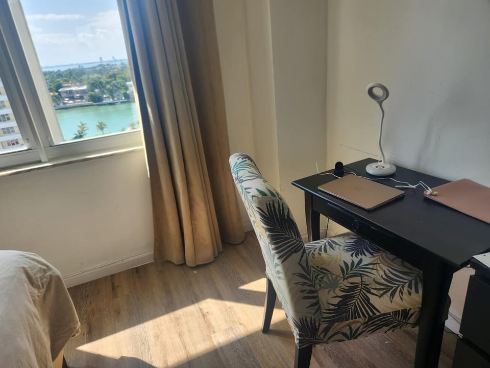 Bedroom, Lake view, hair dresser