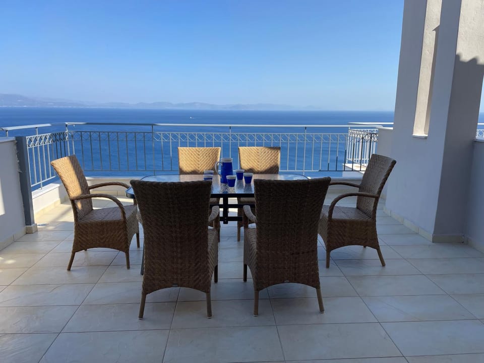 View (from property/room), Balcony/Terrace, Sea view