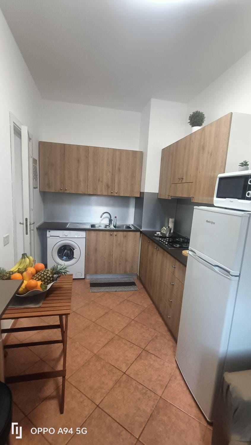 Kitchen or kitchenette, minibar, oven, stove