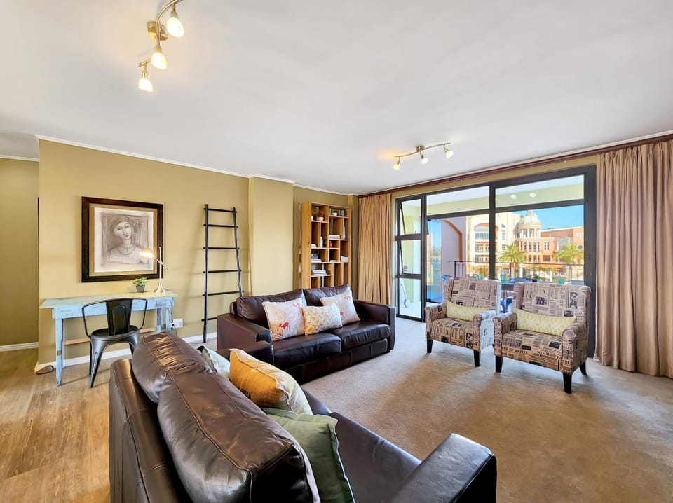 TV and multimedia, Balcony/Terrace, Living room, Seating area, Lake view