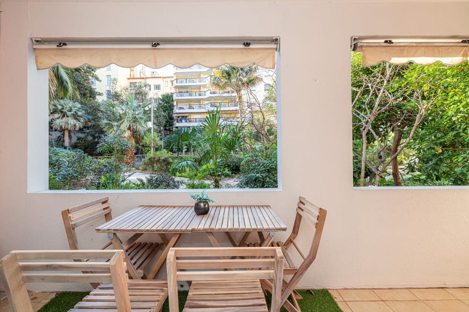 Patio, Spring, Day, Garden, View (from property/room), Balcony/Terrace, Balcony/Terrace, Dining area, Garden view