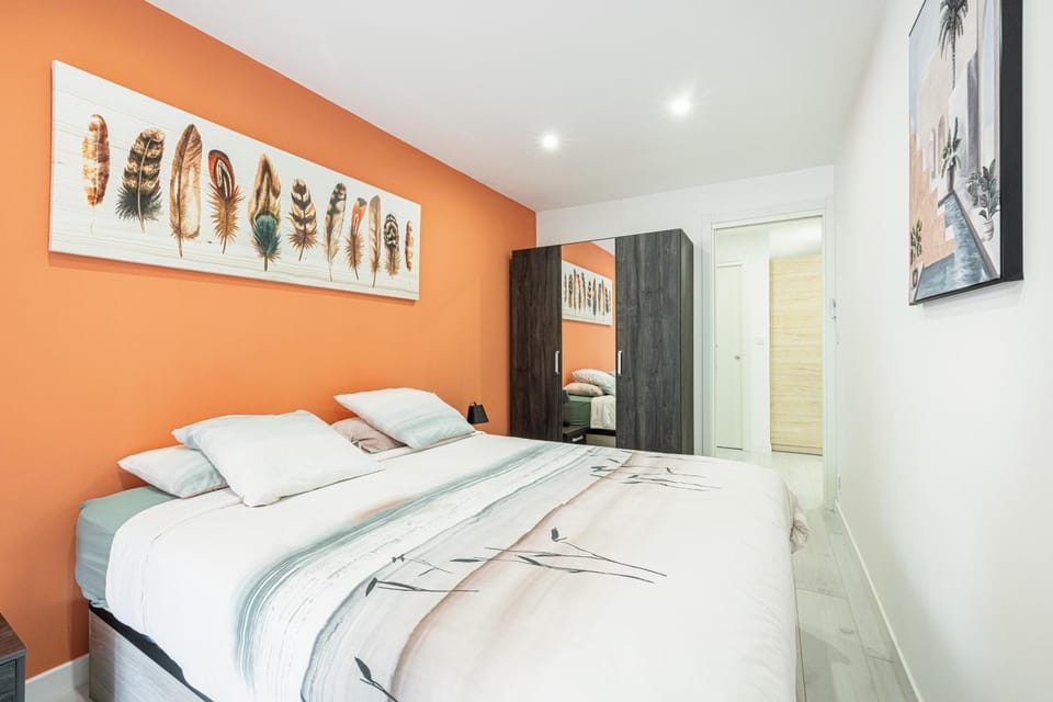Bed, Photo of the whole room, Bedroom, wardrobe