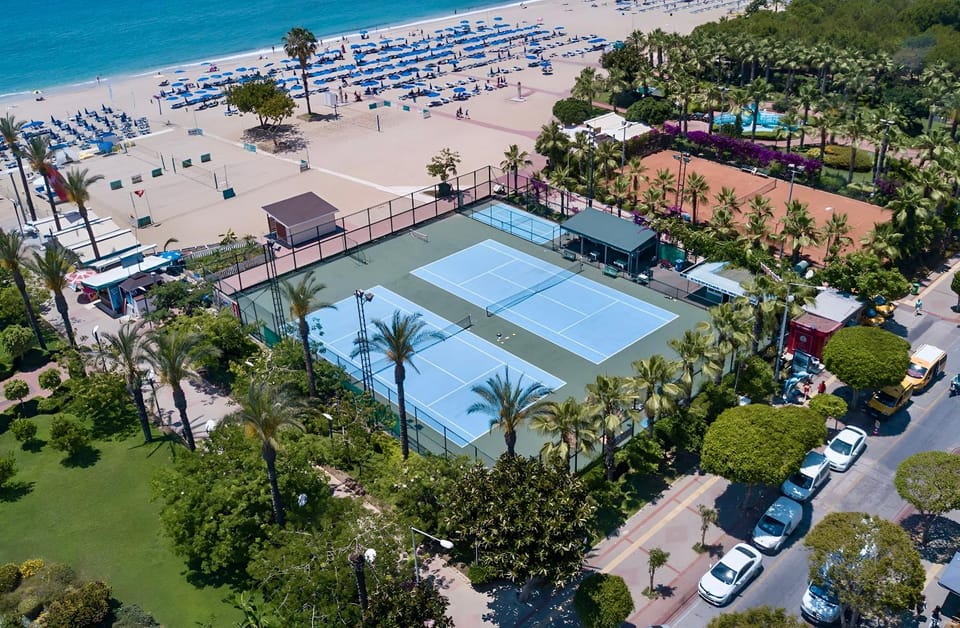 Tennis court, Tennis court