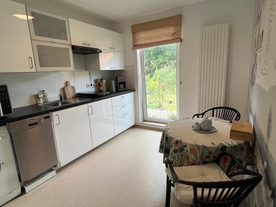 Coffee/tea facilities, Kitchen or kitchenette, Dining area, minibar, pet friendly, stove