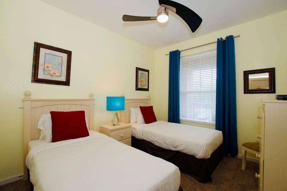 Bed, Bedroom, fireplace