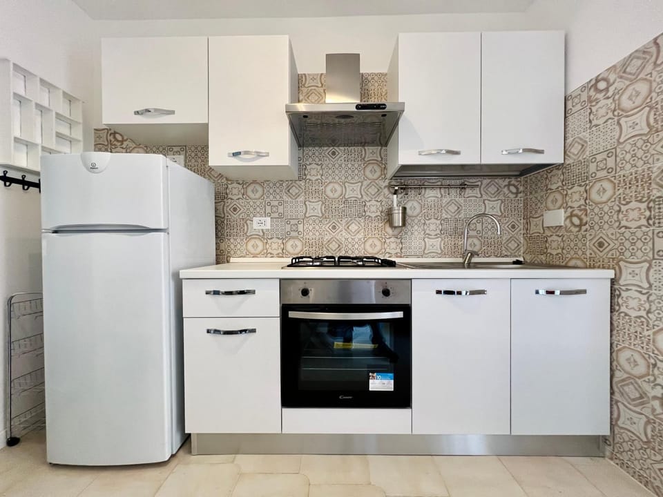 Kitchen or kitchenette, pet friendly, stove
