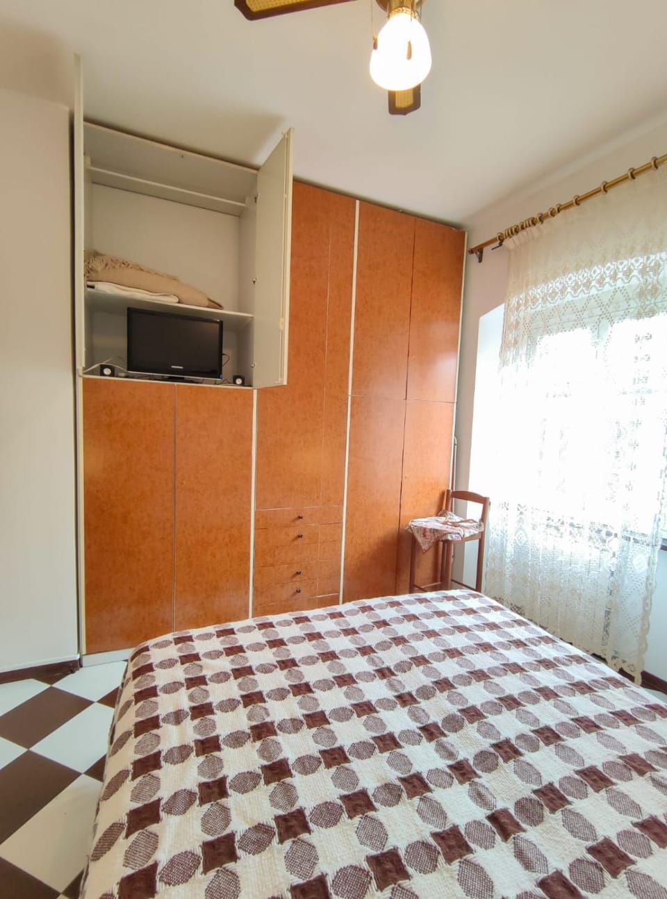 Bed, TV and multimedia, Photo of the whole room, Bedroom, wardrobe