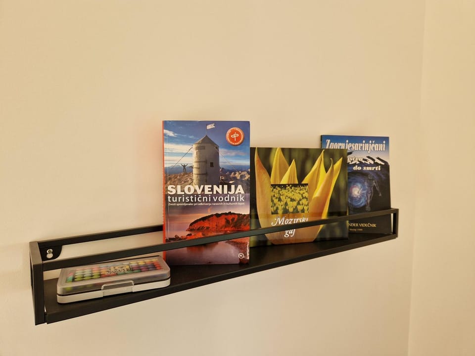 Library, Living room